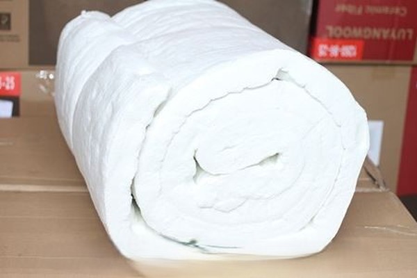 Bông ceramic dạng cuộn, cuộn bông ceramic chống cháy 1260 độ C